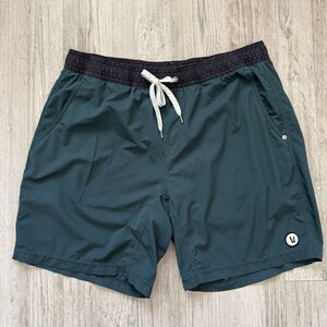Vuori Kore Short Men's Size M Green Lined Drawstring Athletic 7 Inseam